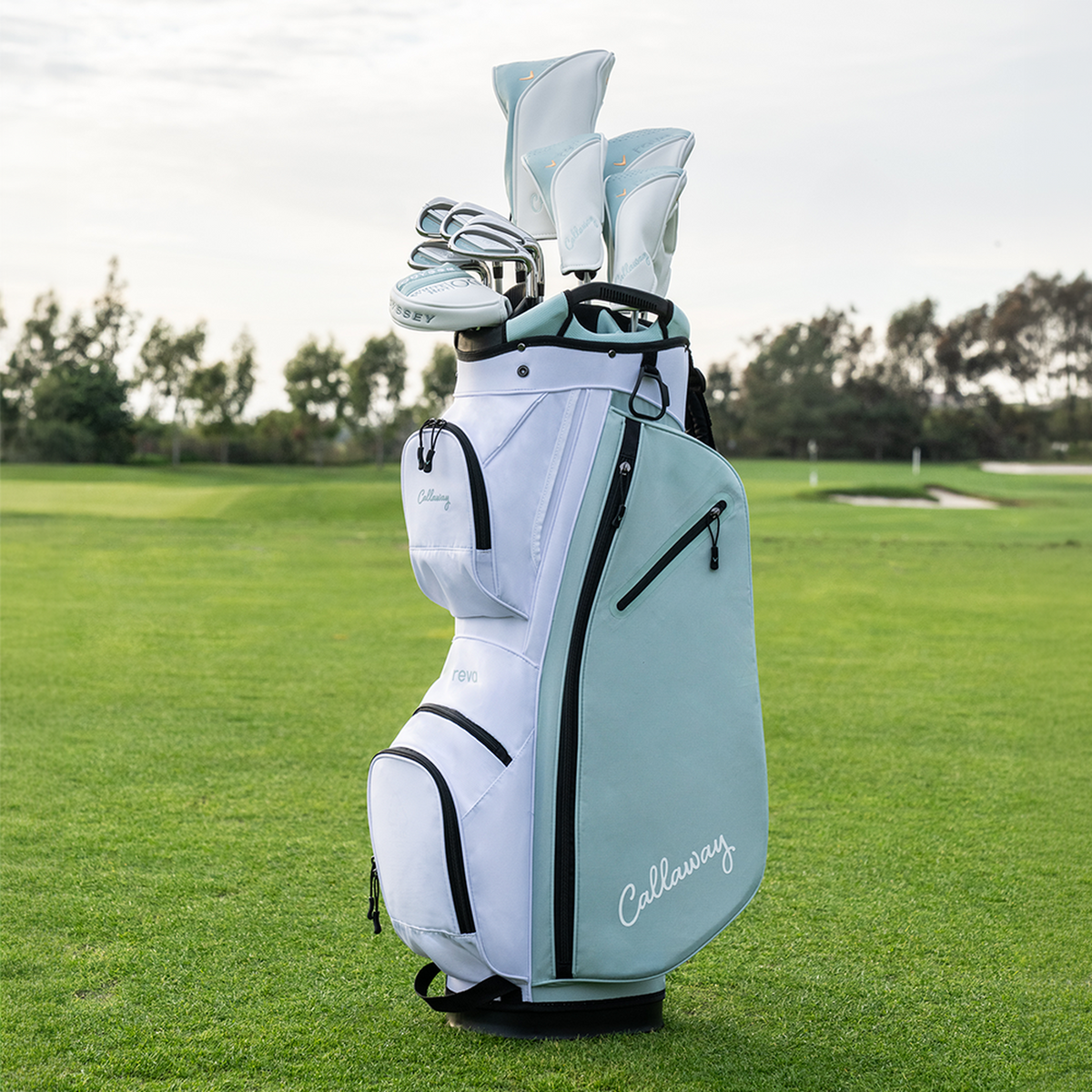 Callaway REVA damesset Peach Surf op de baan