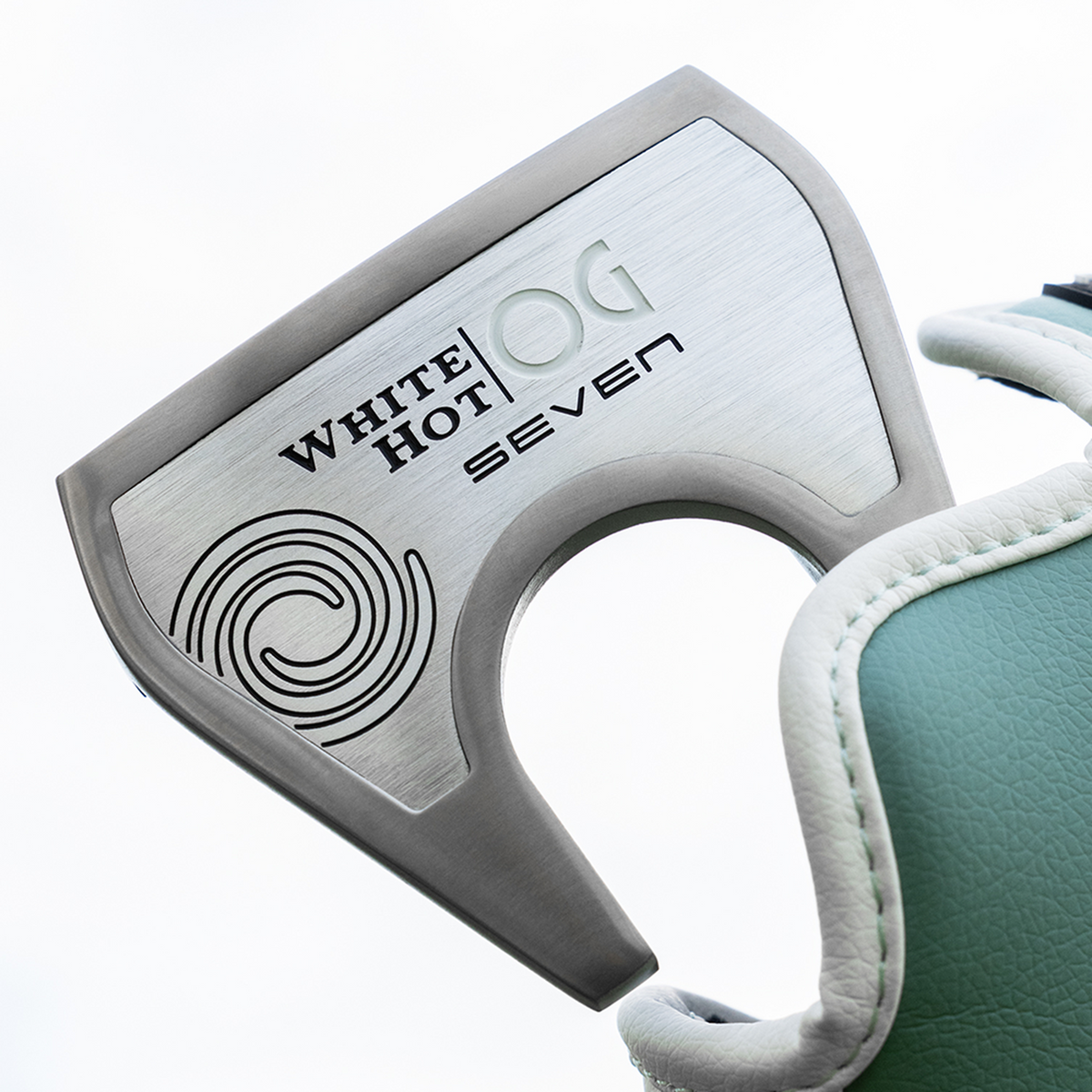 Odyssey White Hot OG Seven putter met REVA headcover Peach Surf
