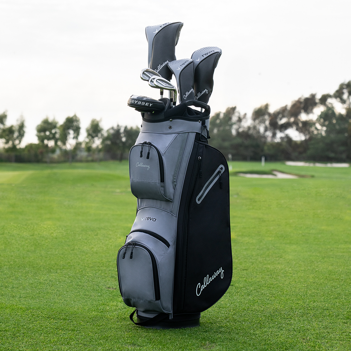 Callaway REVA 8-delige damesset zwart op de baan